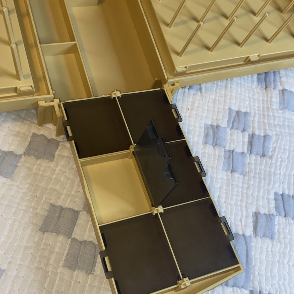 Vintage World Wide Media USA Sewing Storage Case 1983 Plastic - Picture 3 of 5